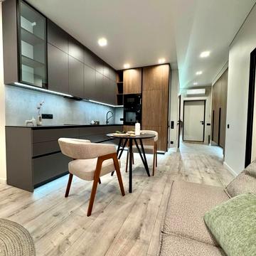 Набережна Перемоги вул., 128