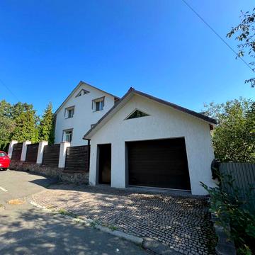 Менделєєва вул., 5