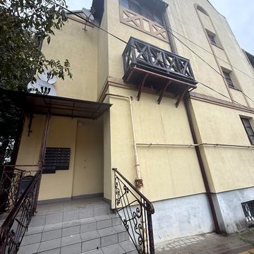 Петра Чайковського вул., 17