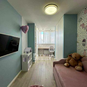 4 комнатная квартира 130 м2  с Дорогим Ремонтом ЖК Дмитриевсий