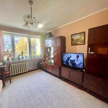 Семафорна вул., 38