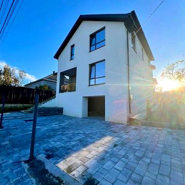 Продаж 4к Дім Миколи Стаховського (Суворова) вулиця