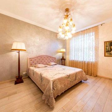 Оренда 2-к квартири 90м2 в Урядовому Кварталі, Інститутська 15/5