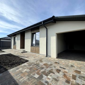 Остромирська вул., 64