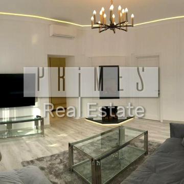 Академіка Богомольця вул., 3