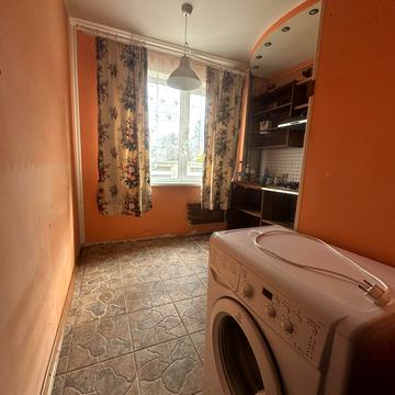 Золочівська вул., 28