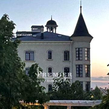 Продам 3-х кімнатну квартиру в елітному ЖК