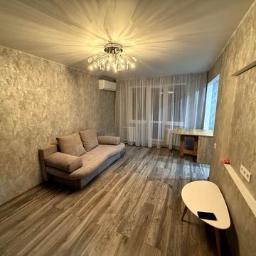 2-кімнатна квартира з новим ремонтом, кухня-студія, район цирку