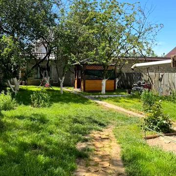 Небесної Сотні просп. (Маршала Жукова)