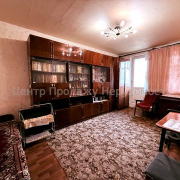 Яни Червоної вул., 7