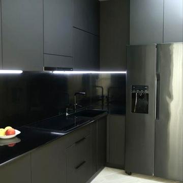 Простора однокімнатна квартира з гардеробом