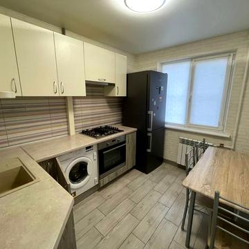 Метробудівська вул., 1/35