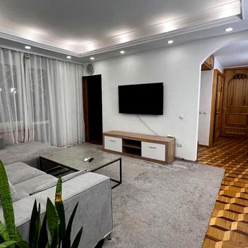 Січеславська Набережна вул., 37