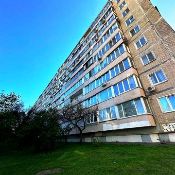 Продам 3-комнатную квартиру 73 м2 возле м. Левобережная!