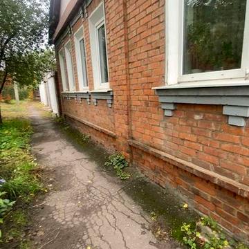 Пол дома с землей за копейки. Локомотив, улица Бориса Шрамко, метро