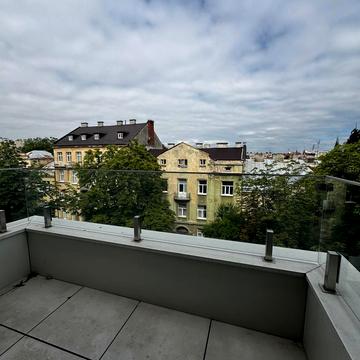 Євгена Коновальця вул. (), 21