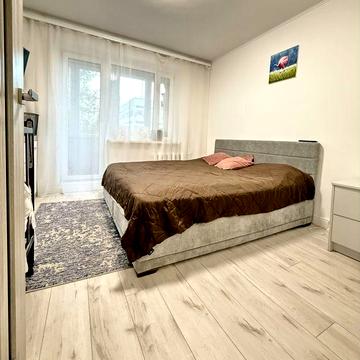 Продаж трикімнатної квартири на Сихові