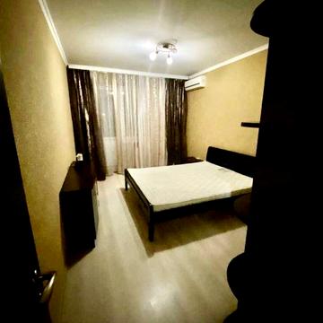 Оренда просторної 2-к квартири в ЖК Святопетрівський