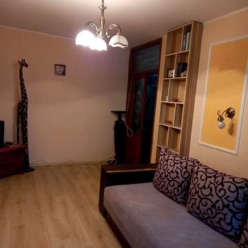 Сдам 2 комнатную квартиру,метро Холодная гора,Ильинская 61.