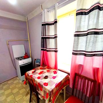 Дмитрівська вул., 96-98