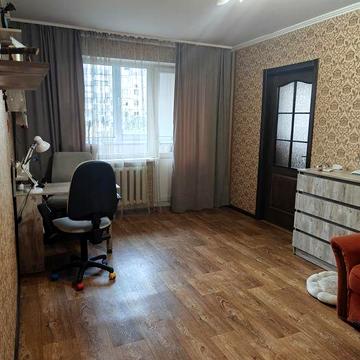 Продам  двокімнатну квартиру