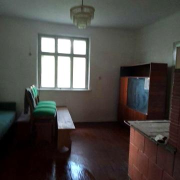 Цегляний будинок