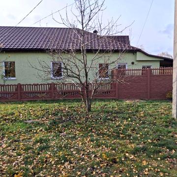 Продаж будинку с ділянкою в ідеальному стані.