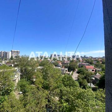 Продам однокомнатную квартиру в районе 6-я станции Большого Фонтана.