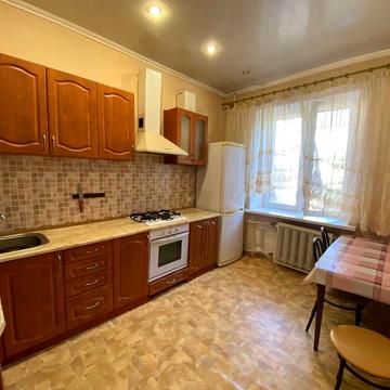 Сдается уютная двухкомнатная сталинка на соцгороде, пр. Металлургов