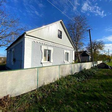 Продаж будинку у мальовничому селі Громи!