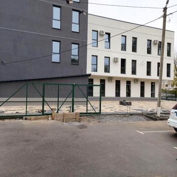 Київська вул., 162а