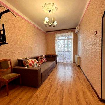 Однокімнатна біля метро Лук’янівська — готова для життя або оренди.