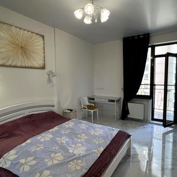 Генуезька вул., 1