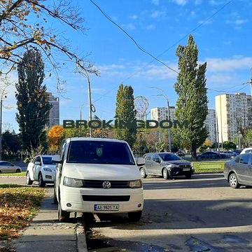 Продам 2к квартиру біля метро Оболонь