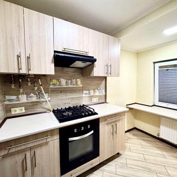 Продам частину будинку. ЦЕНТР. Автономне газове опалення