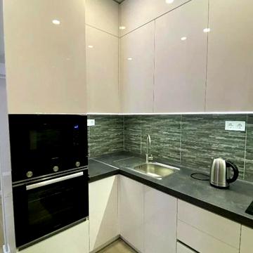 Генуезька вул., 1