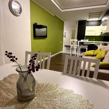 Сімї Кульженків вул. (Петра Дегтяренка), 33