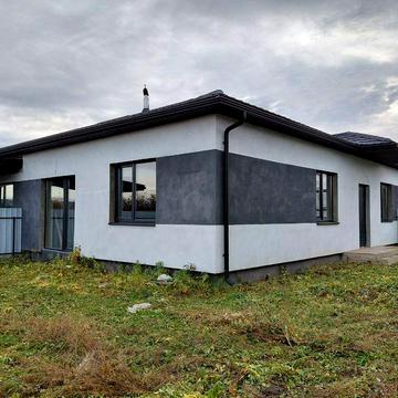 Комфортний котедж в зручному передмісті!