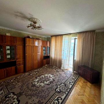 Продам квартиру з косметичним ремонтом в місті Ірпінь біля парку