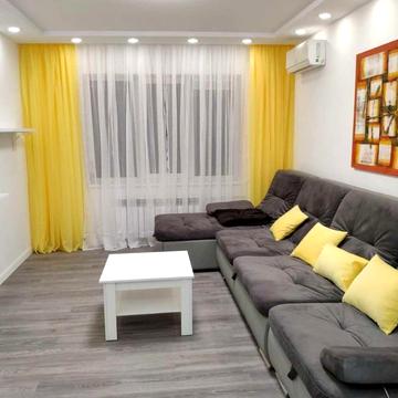 Феофіла Яновського вул., 2