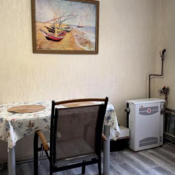 Колекторна вул., 1