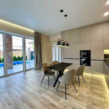 Продам современный дом 125 м2 терраса/бассейн в Новоалександровке