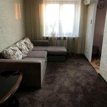 Сдам 2 комнатную квартиру.