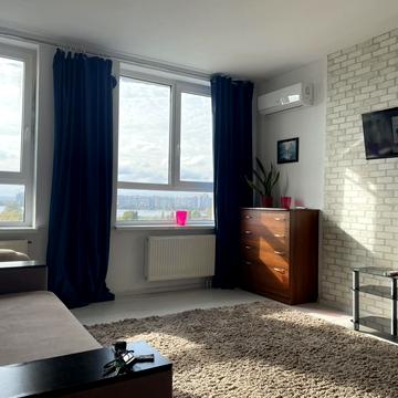 Миколи Бажана просп., 17