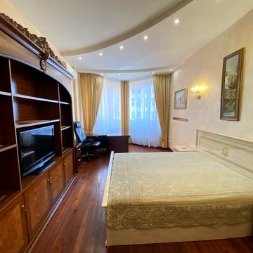 Євгена Коновальця вул. (Щорса), 32-Г