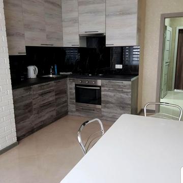 Юнацька вул., 8