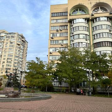 Володимира Івасюка просп. (Героїв Сталінграду), 16-Д