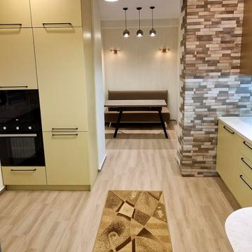 Метробудівська вул., 13/10