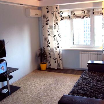 Йорданська вул. (Лайоша Гавро), 18