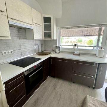 Здається будинок лівий берег , Дніпро